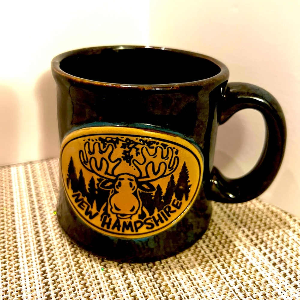 NEW HAMPSHIRE MOOSE Stoneware Coffee Mug. New. Brown. - Picture 1 of 4